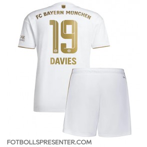 Bayern Munich Alphonso Davies #19 Bortatröja Barn 2022-23 Kortärmad (+ korta byxor)